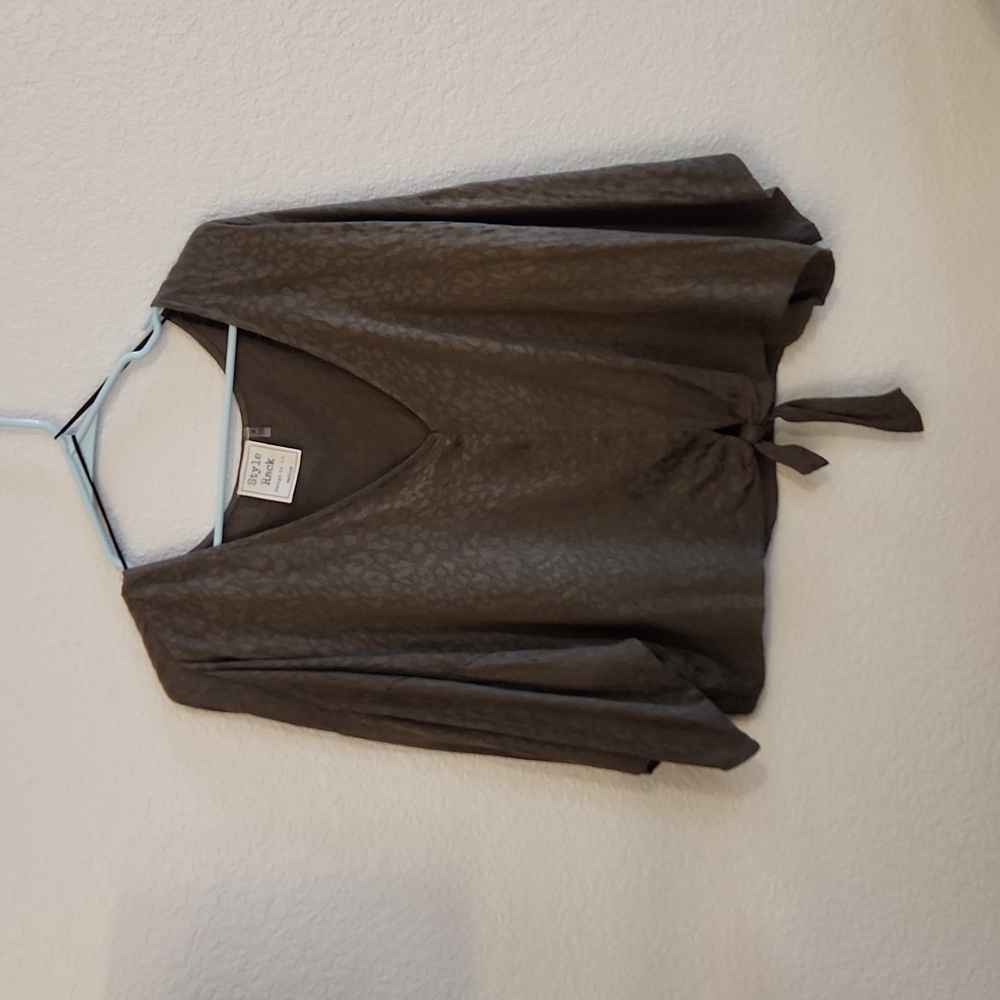 STYLE RACK OLIVE GREEN OVERSIZED BLOUSE SIZE M